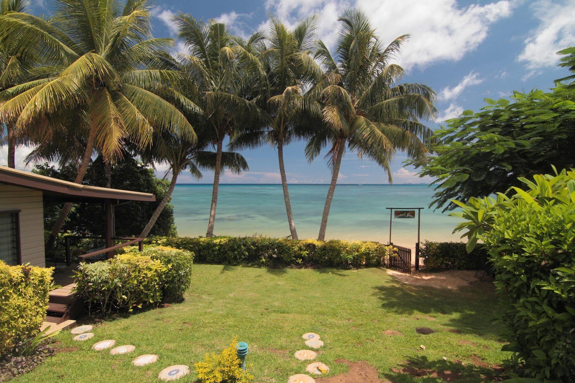 Coconut Grove Beachfront Cottages Matei Kültér fotó